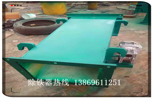 管道自卸式除鐵器，江蘇RCYG-450管道自卸式除鐵器_遠(yuǎn)力江蘇RCYG-450管道自卸式除鐵器應(yīng)用安裝示意圖型12000高斯_可定制工作原理